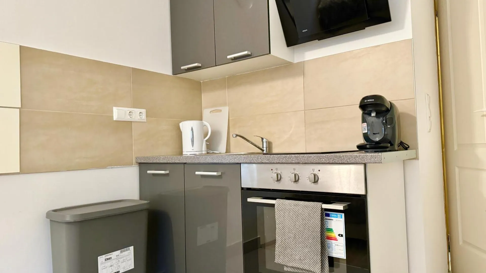 Prime Suites Near Schoenbrunn Castle Vienna Apartment